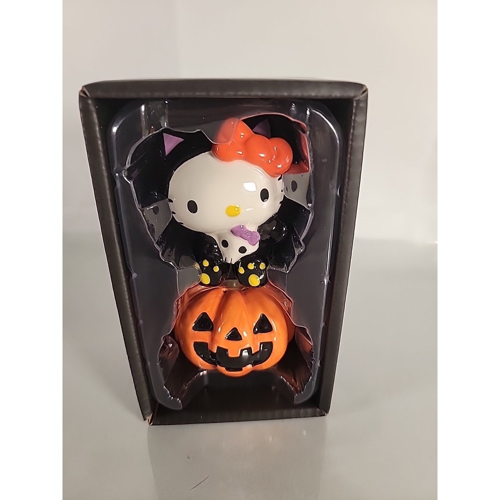 Hello Kitty Halloween Pumpkin‎ Salt & Pepper Shaker Set New In box